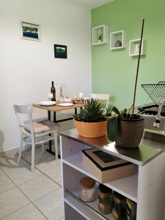 Studio Apartman Krosna Perusic Exterior foto