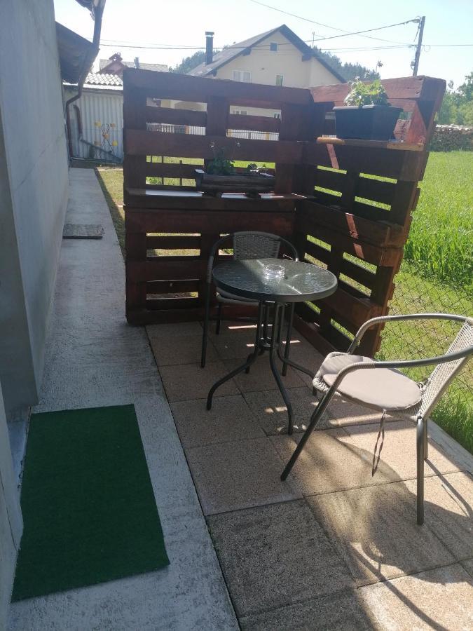 Studio Apartman Krosna Perusic Exterior foto